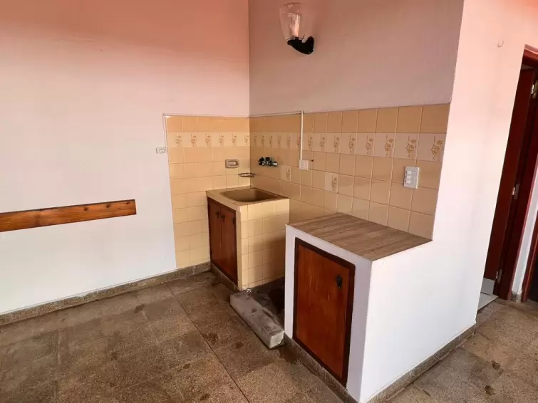 CASA 2 DORMITORIOS EN ALQUILER
